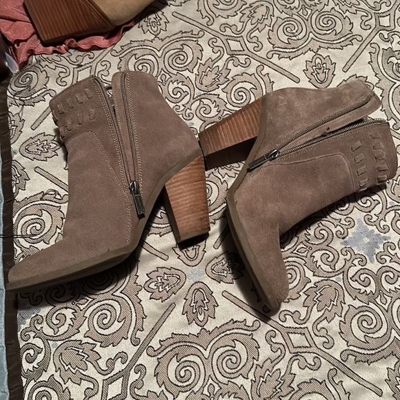 Tan booties - Picture 3 of 4